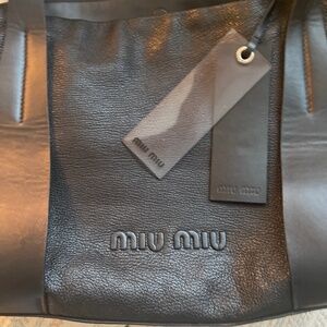 🖤Gorgeous MIU MIU Tote🖤